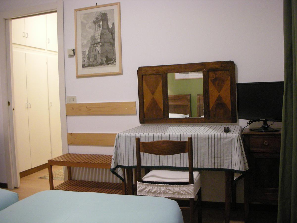Trattoria Traversi Berbenno di Valtellina Camera foto